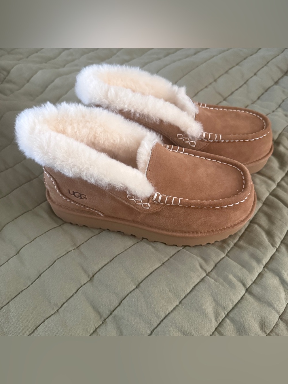 Ugg Ansley Parc Shearling Platform Slippers Size 9